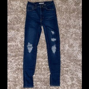 Women’s Levi Mile high super skinny distressed jeans size 28 Great Condition